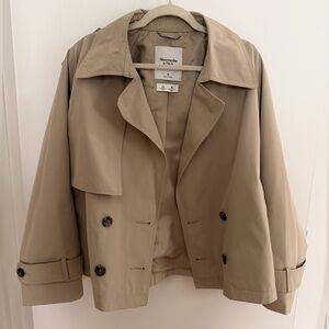 Abercrombie & Fitch Relaxed Short Trench Coat